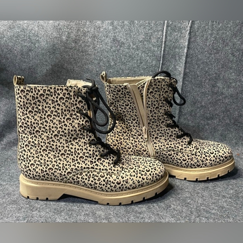 Leopard Print, Waterproof Women's Boots Sz 7